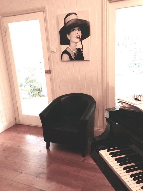 Green Gables Apartment *